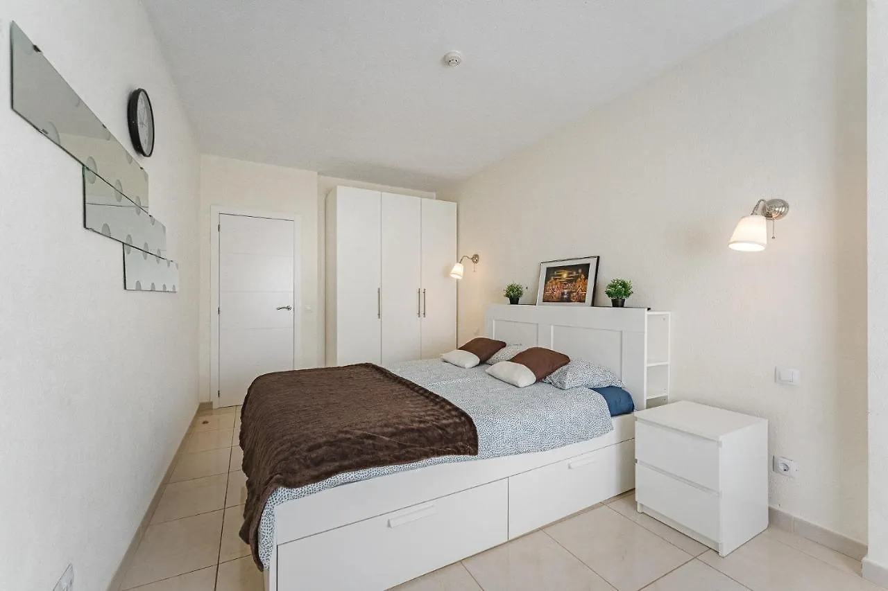 아파트 Two Bedroom Paraiso 아데제