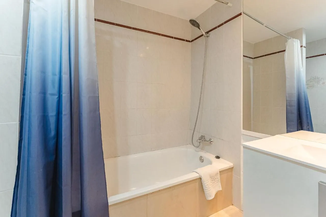 Two Bedroom Paraiso 아데제